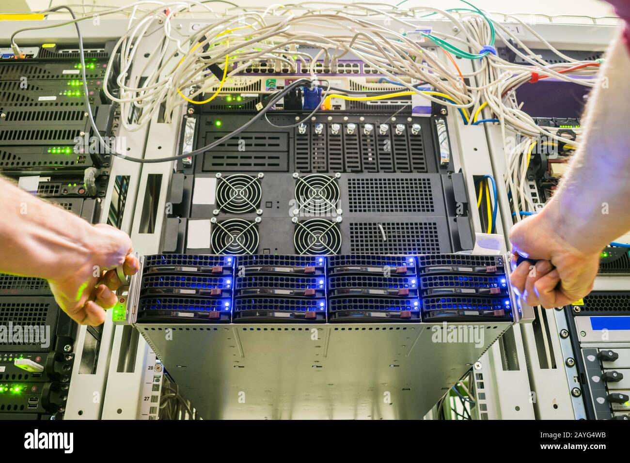 Server Installation & Maintenance